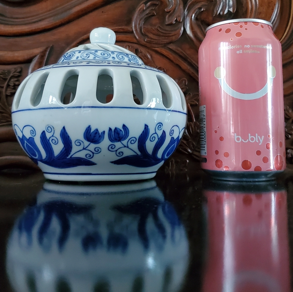 Blue & White Chinoisie Porcelain Luminaire Potpourri Urn Style Bowl & Lid
